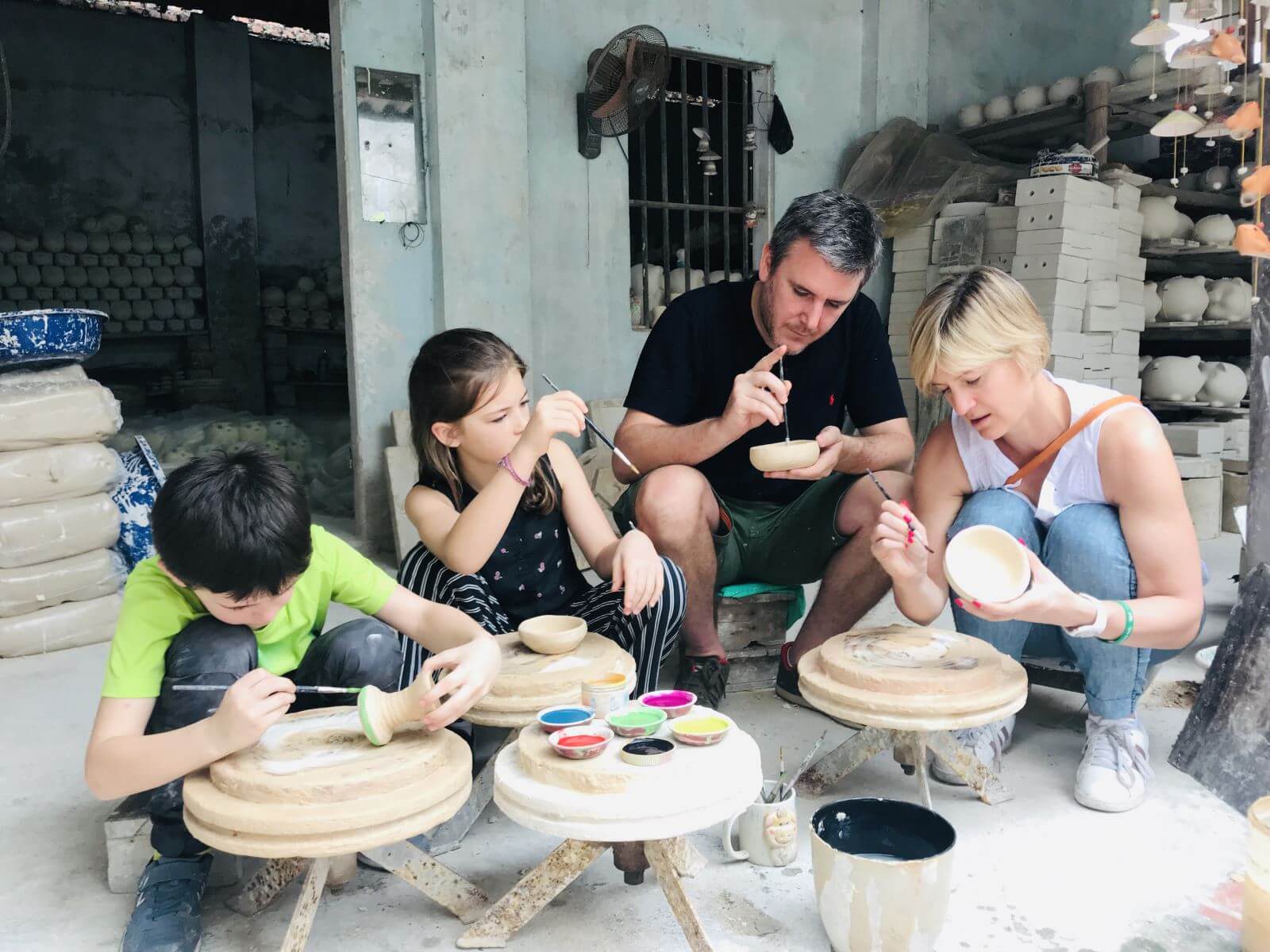 Trải nghiệm tự tay làm gốm ở xưởng thủ công mỹ nghệ Hội An