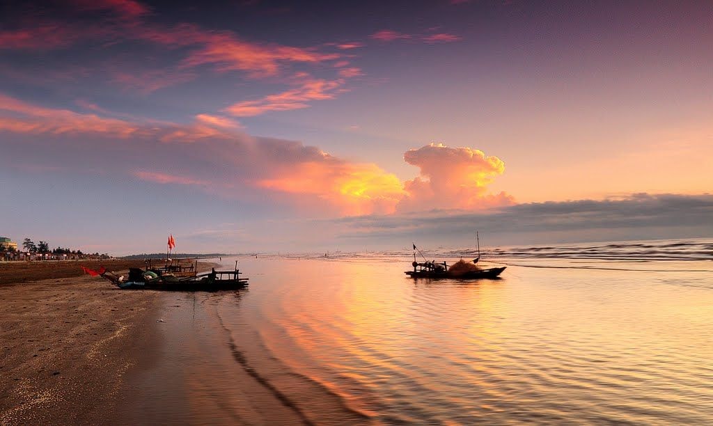 Ngắm nhìn cảnh biển Bãi Lữ rỡ lúc hoàng hôn buông
