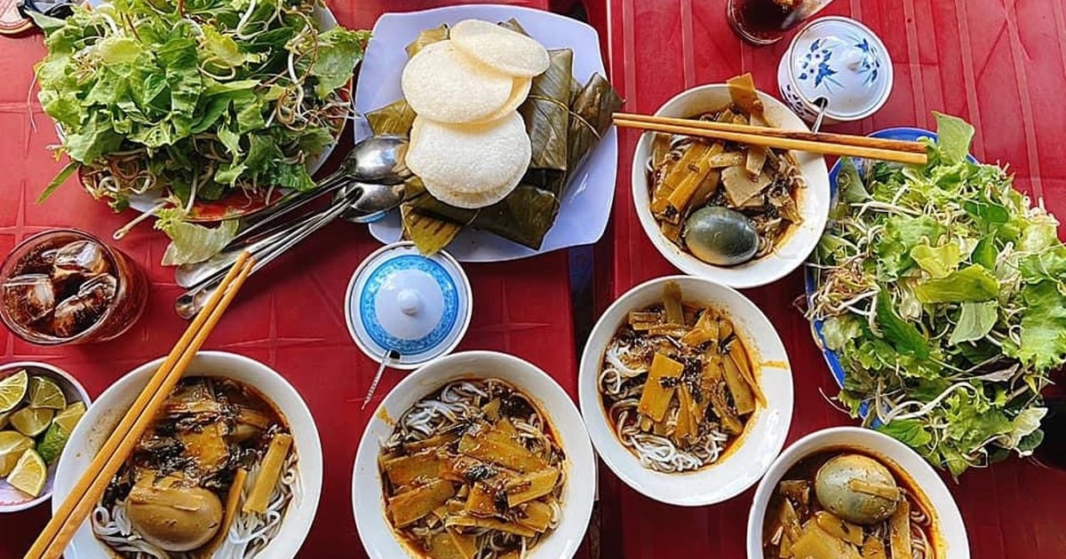 Bún cua thối dân dã, đậm đà phố núi.