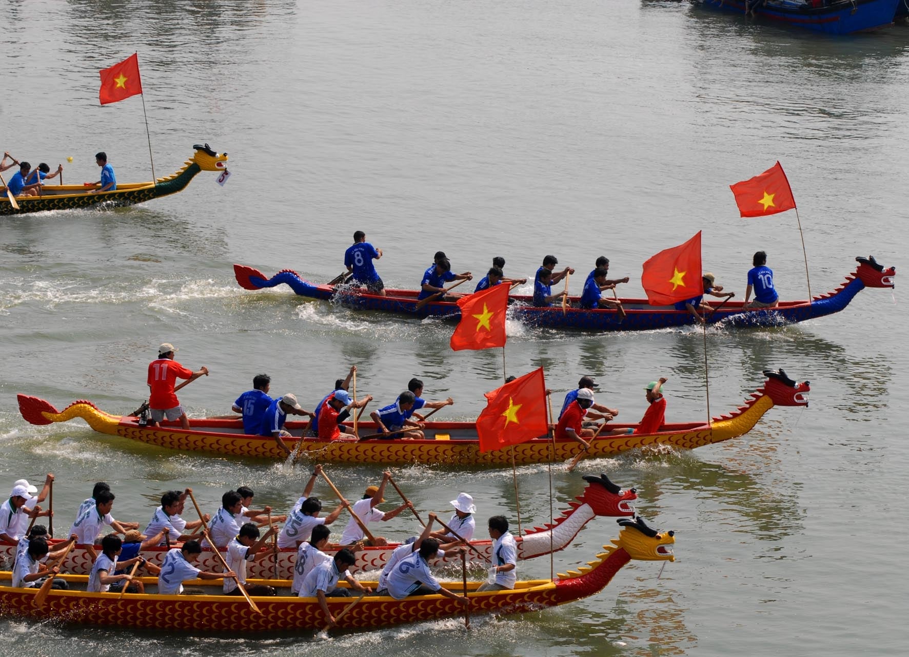 Hoạt động đua thuyền ý nghĩa tại lễ hội