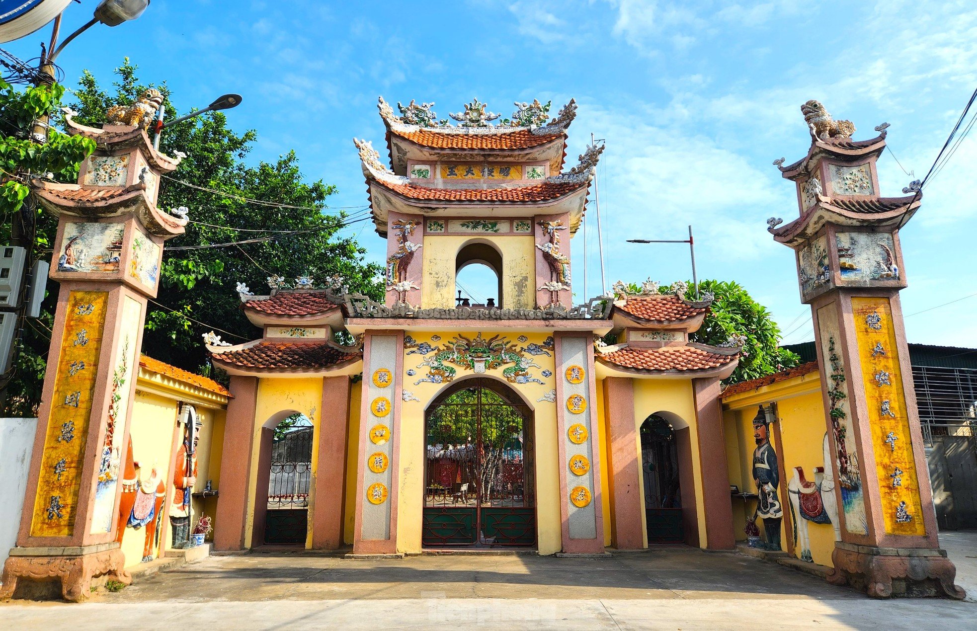 Đền Chiêu Trưng với kiến trúc độc đáo, chạm khắc tinh xảo