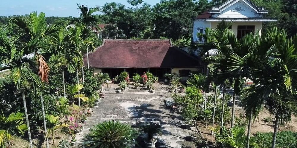 Khung cảnh bình yên, xanh mát của làng cổ