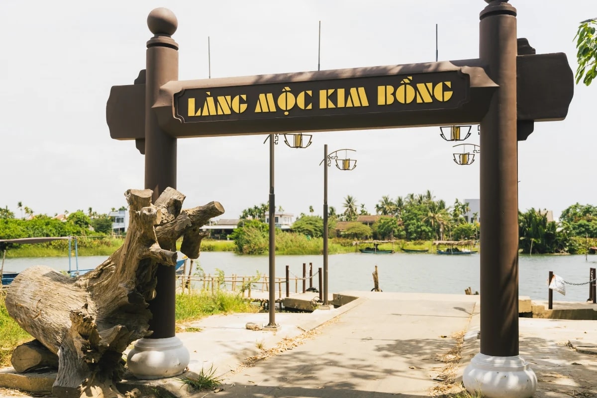 Làng mộc yên bình bên sông Thu Bồn lộng gió
