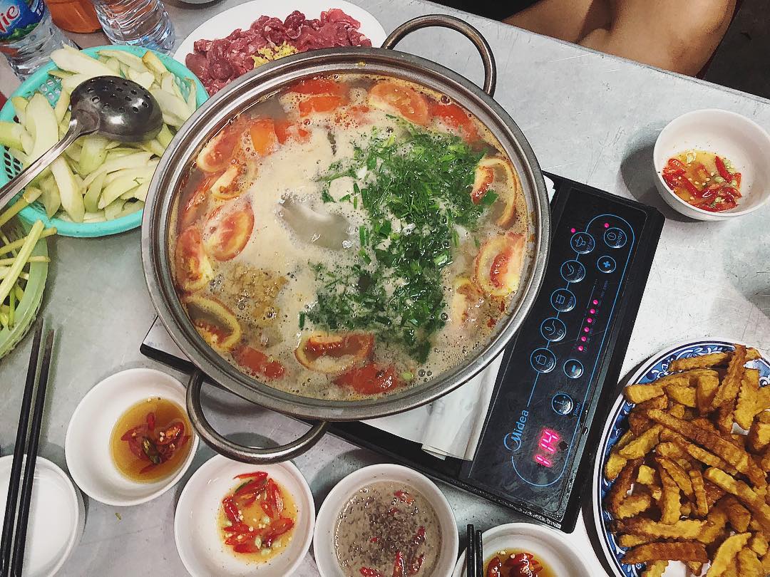 Phần nước lẩu đậm đà, chuẩn hương vị truyền thống