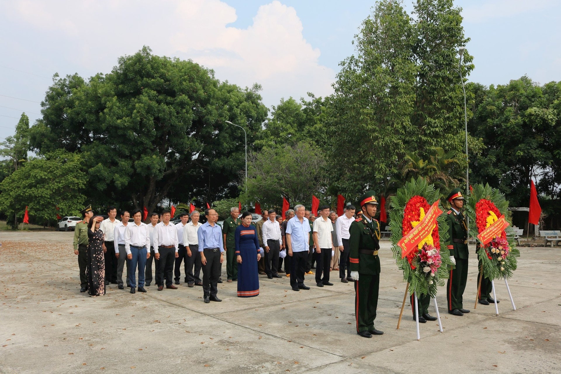 Các đồng chí lãnh đạo về thăm ngục Kon Tum