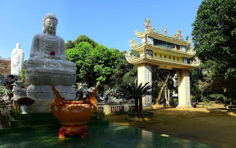 Khám phá núi Thiên Ấn vào mùa khô là đẹp nhất