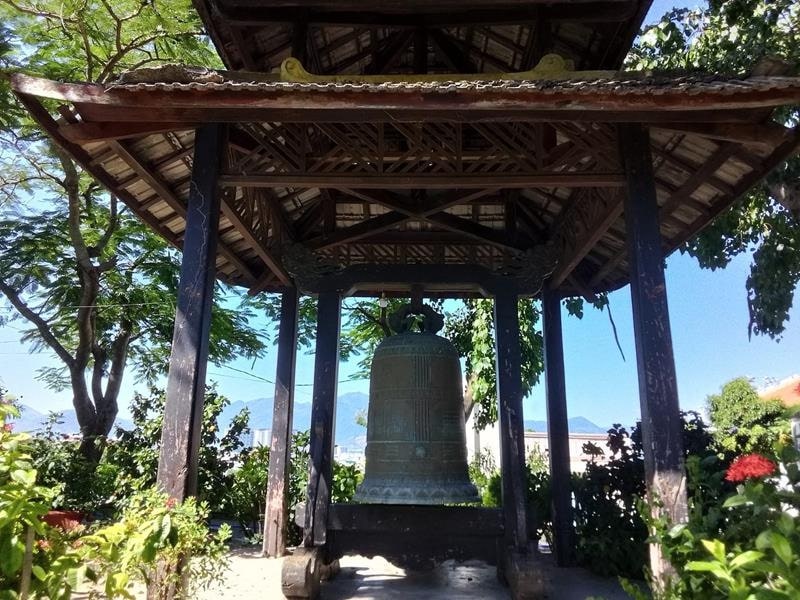 Chuông Thần uy nghi, âm vang xua tan mọi muộn phiền