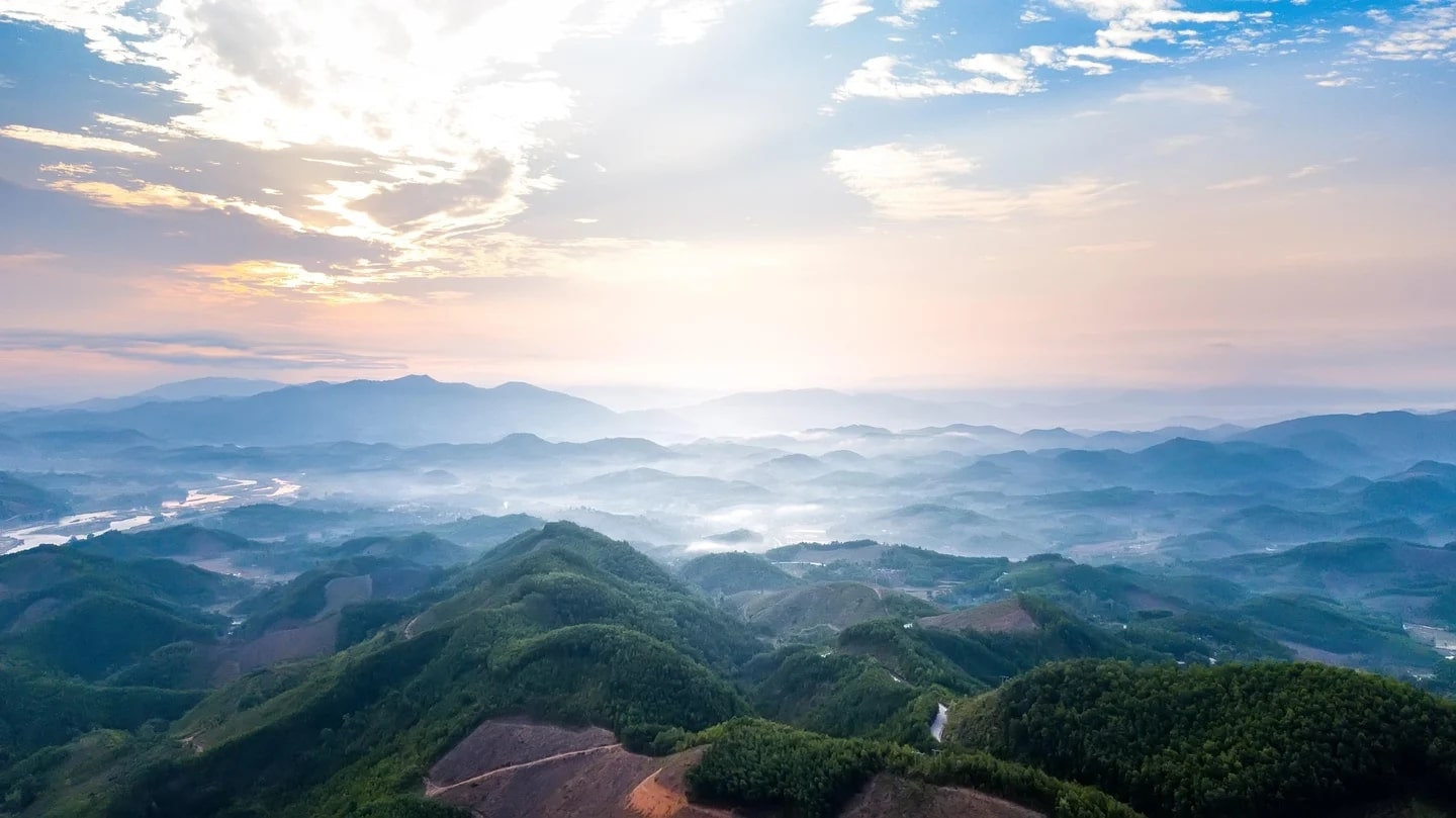 Núi Thiên Ấn nhìn toàn cảnh từ trên cao