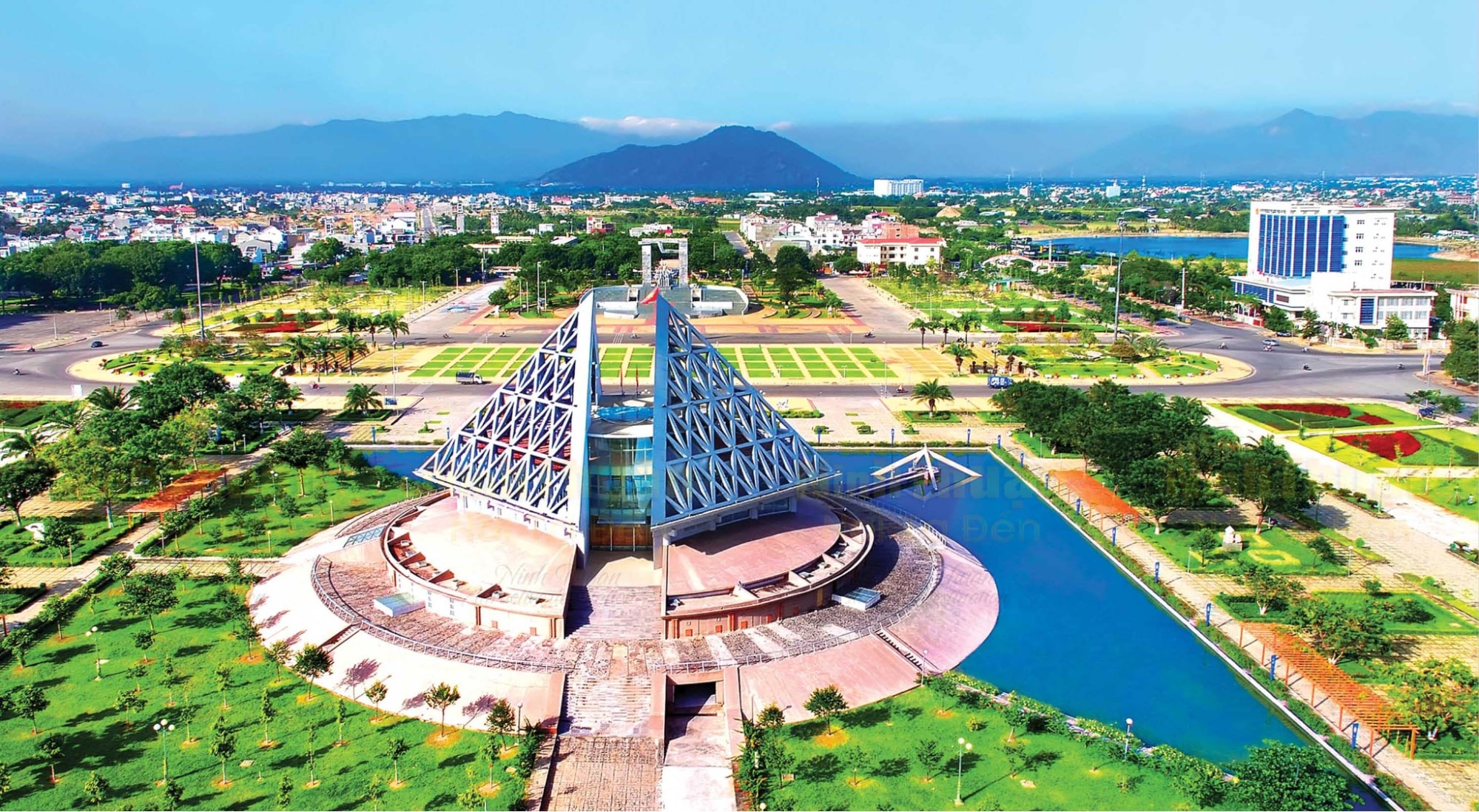 Bảo tàng tỉnh Ninh Thuận như cánh buồm giữa nền trời xanh biếc