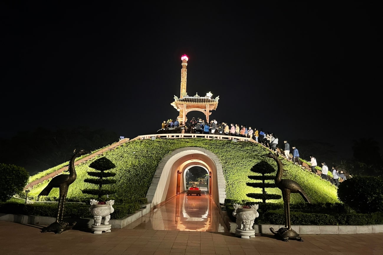 Khu tưởng niệm thiêng liêng ở trung tâm thành cổ