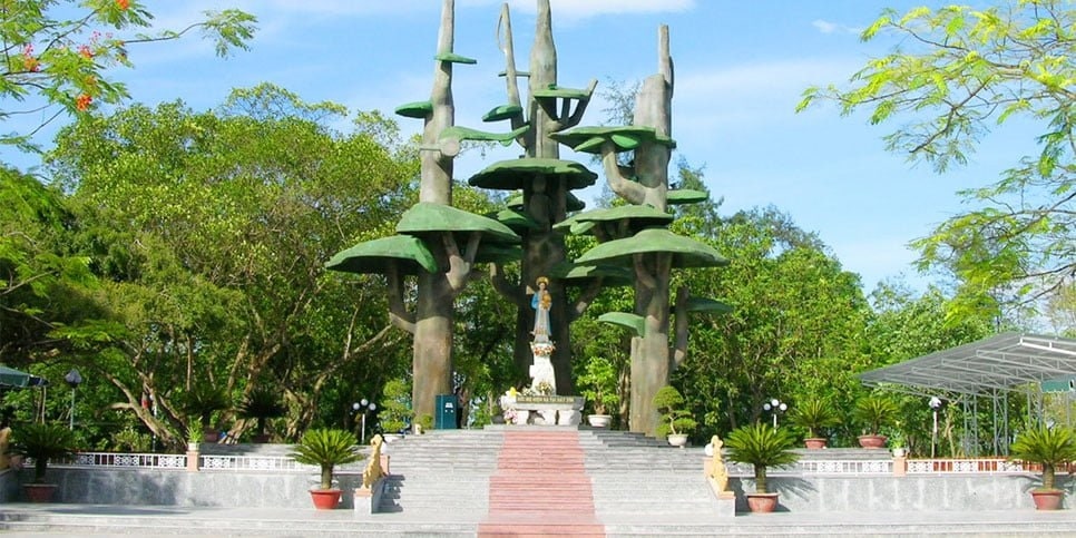 Từng đường nét kiến trúc, thấm đẫm tinh thần tôn giáo