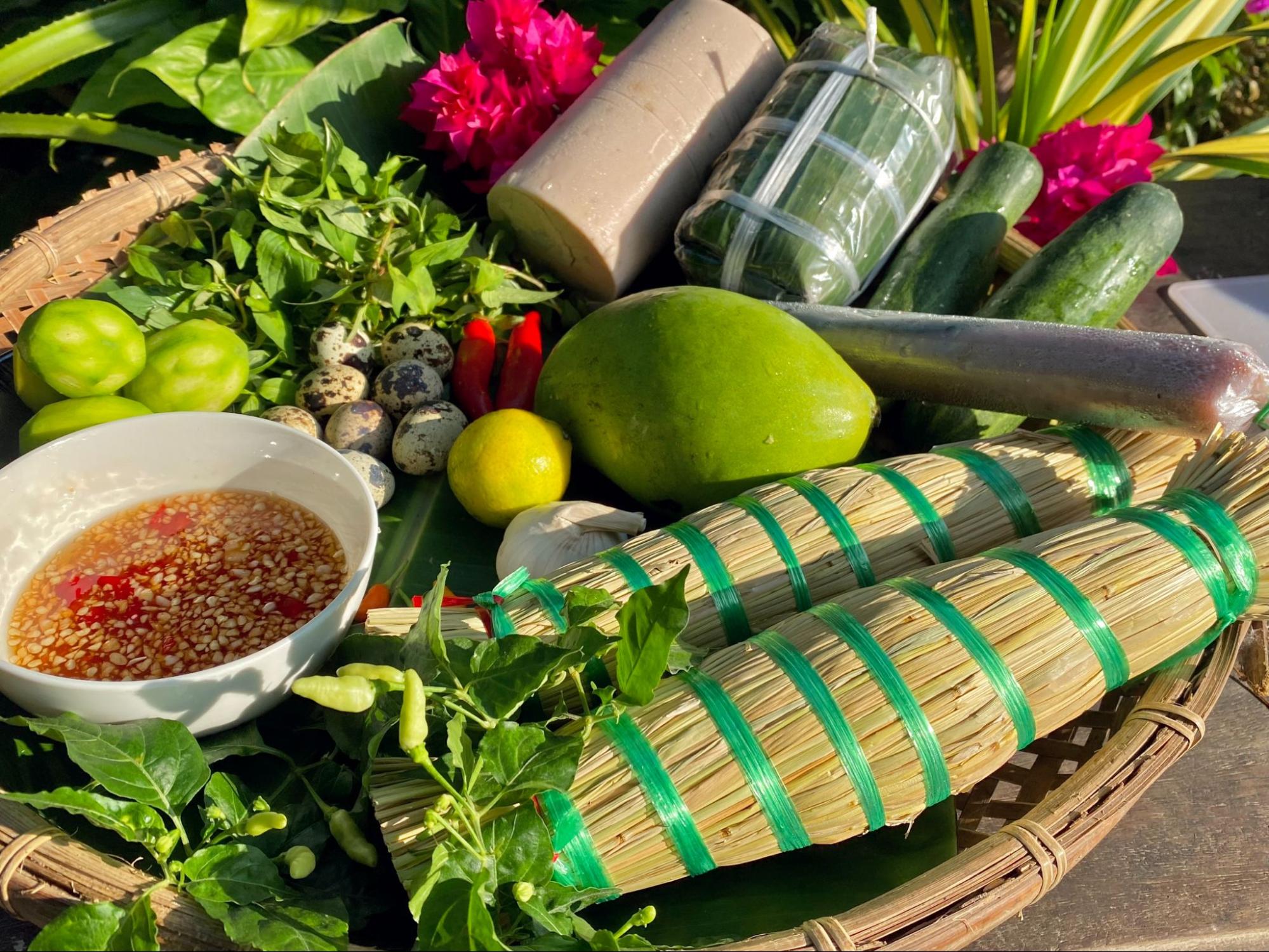 Thưởng thức tré Bình Định với rau dưa đúng vị