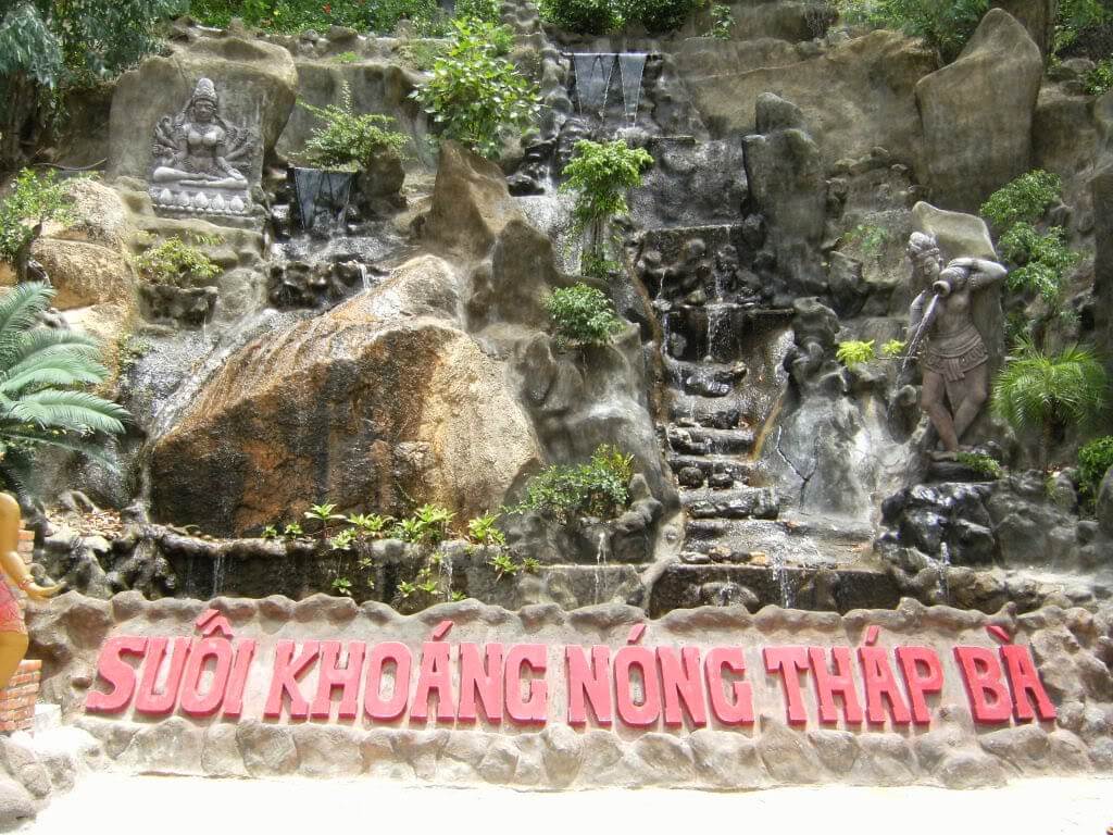 Trung tâm suối khoáng nóng Tháp Bà là điểm đến hàng đầu tại Nha Trang