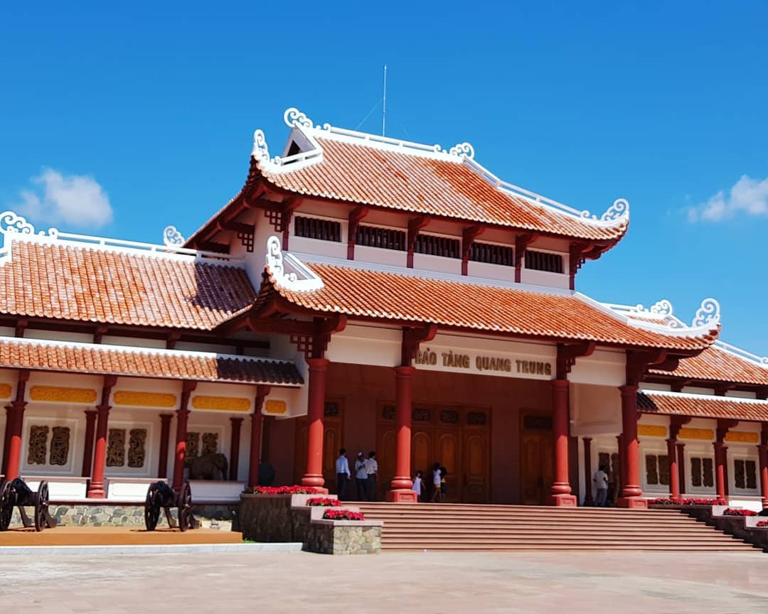 Kiến trúc bên ngoài Bảo tàng Quang Trung 