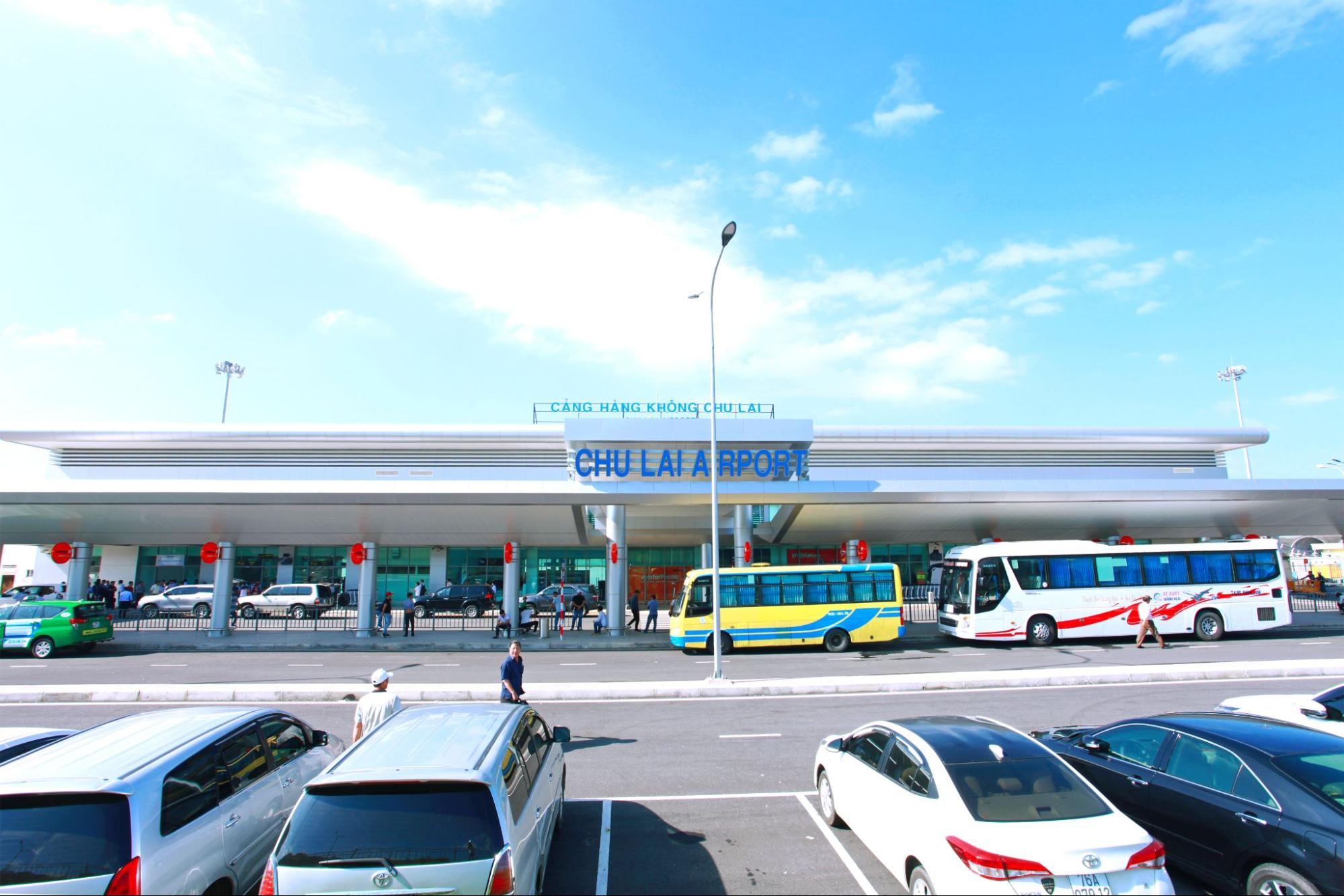 Sân bay Chu Lai cách biển tầm 1 tiếng đi đường