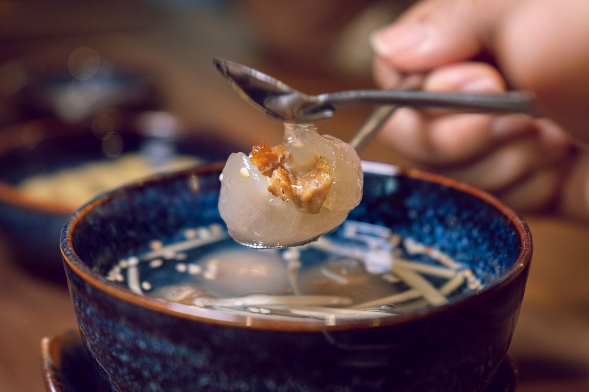 Chè heo quay Huế món chè độc đáo kết hợp ngọt và mặn