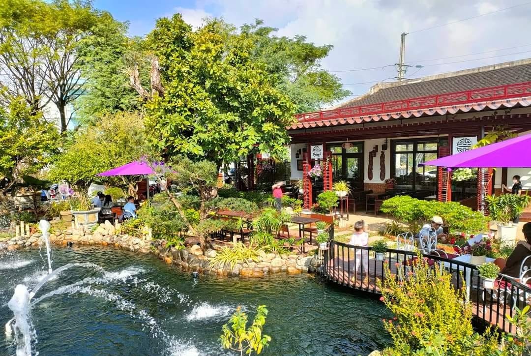 Ốc đảo yên bình ở quán Không Gian Việt