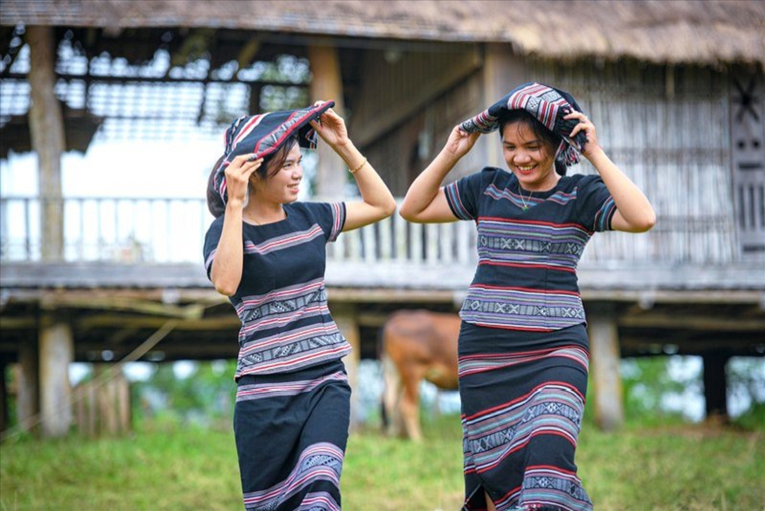 Người dân tộc H'rê sinh sống quanh thảo nguyên