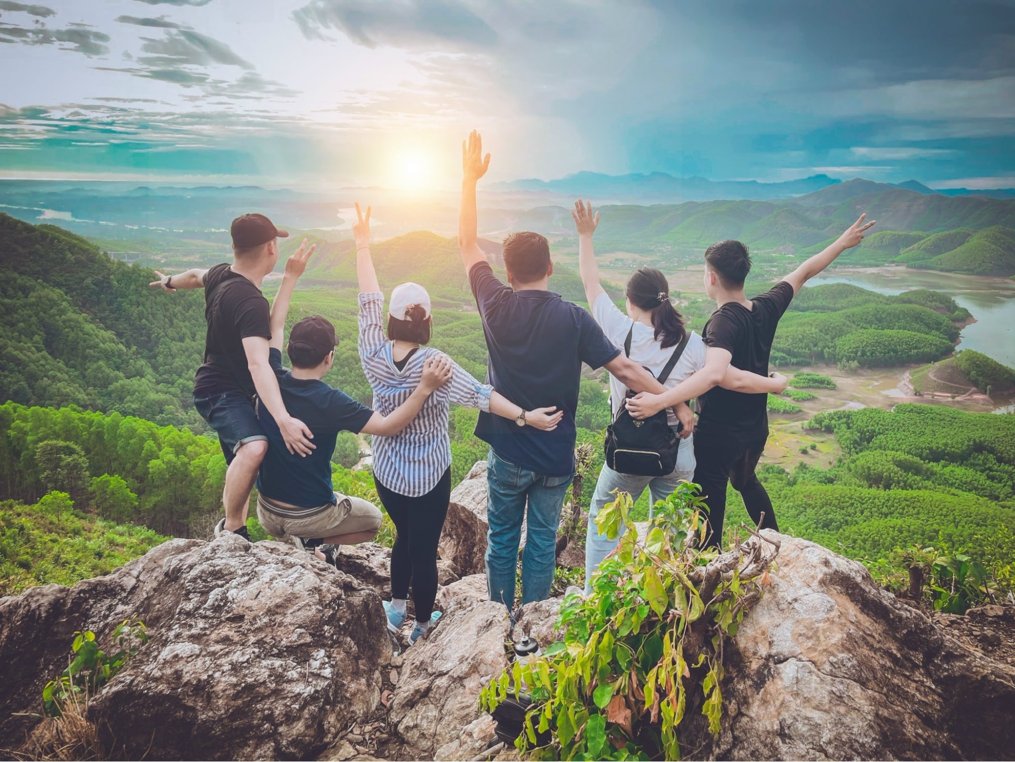 Hít thở không khí trong lành tại đỉnh núi