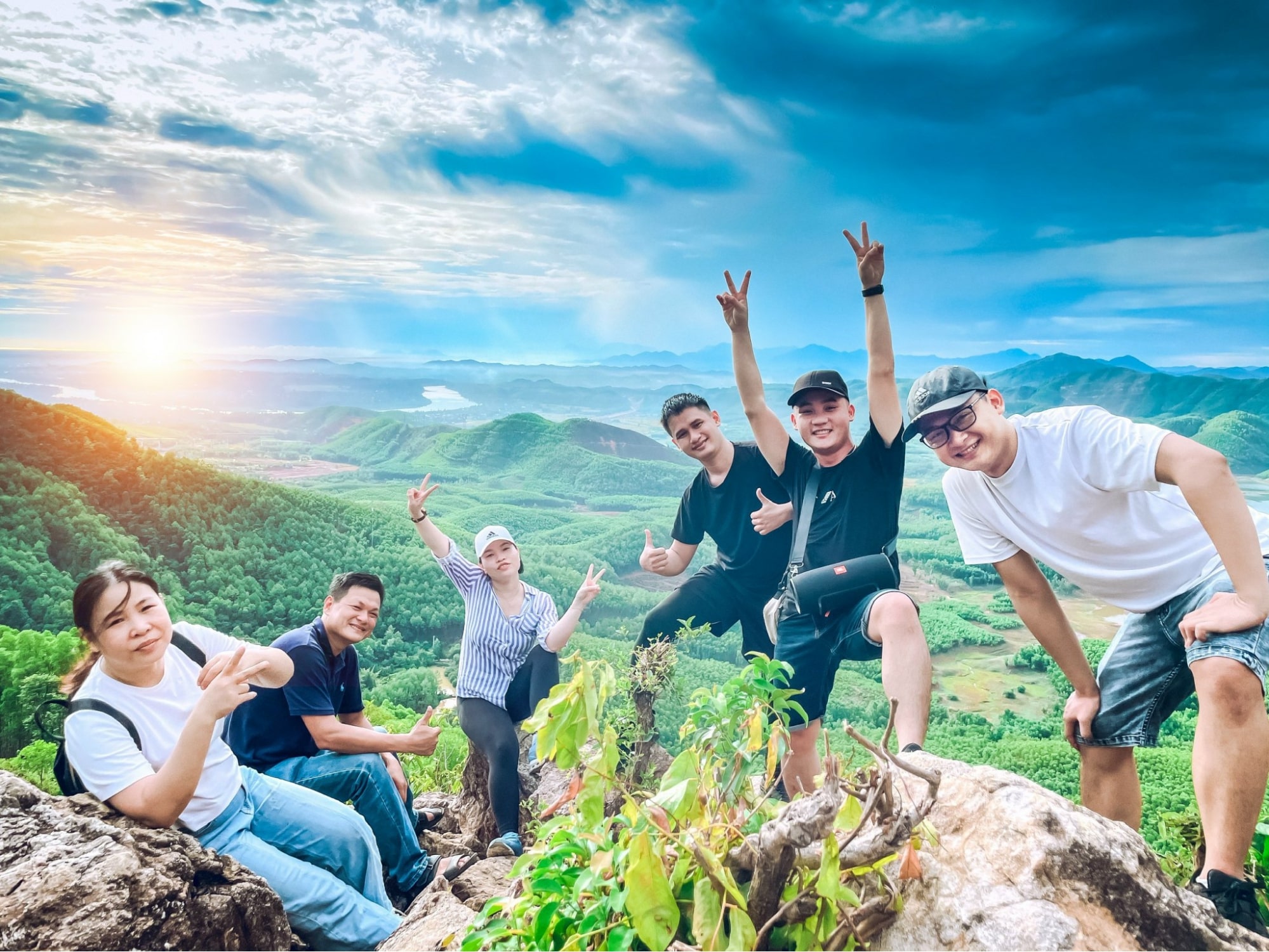 Trekking đầy cảm xúc tại đỉnh núi
