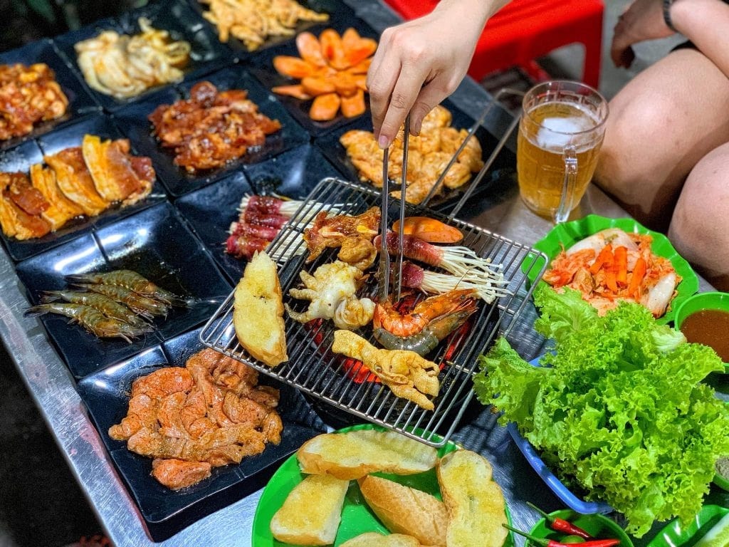 Quán nướng ăn đêm ở Huế lý tưởng cho buổi tụ tập