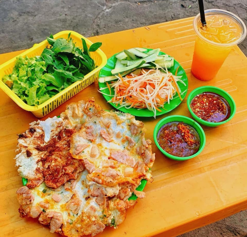 Quán Bánh ép Nguyễn Du điểm hẹn của giới trẻ Huế