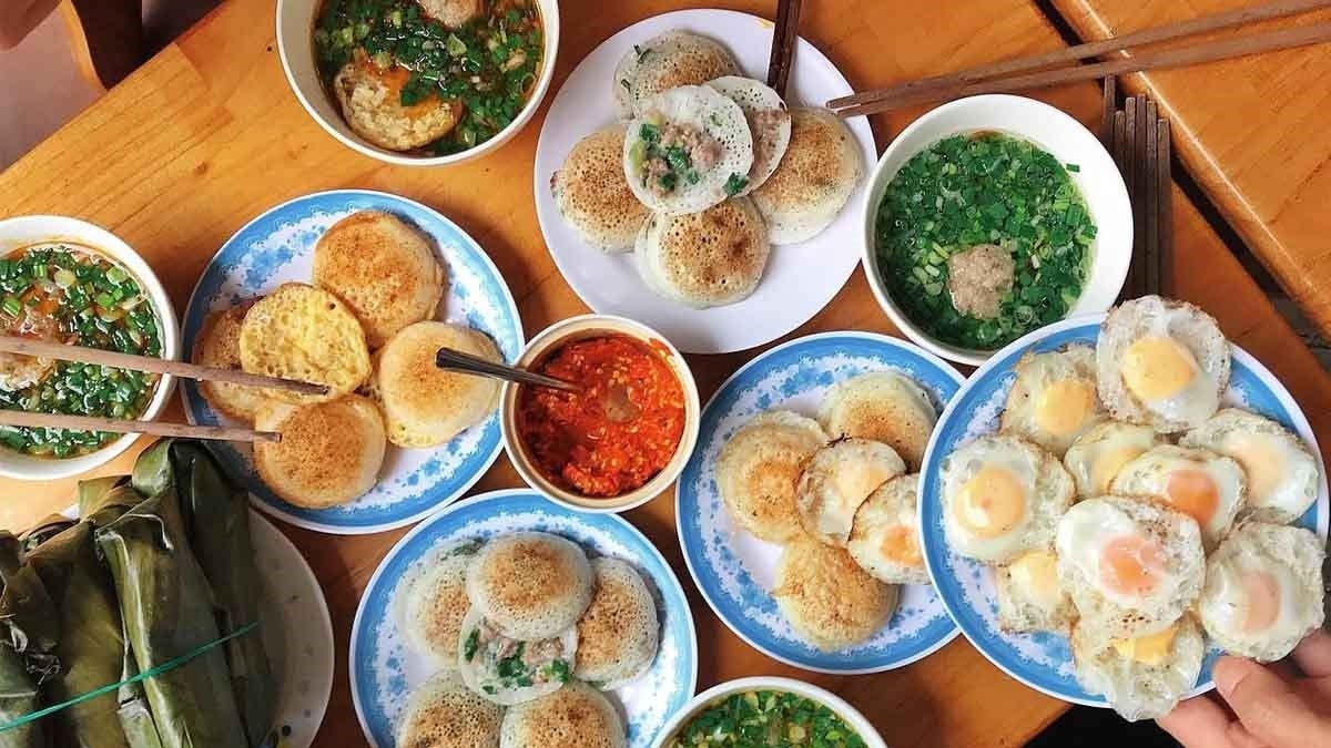 Bánh căn vàng giòn, nhân thơm, nước chấm gia truyền đặc biệt
