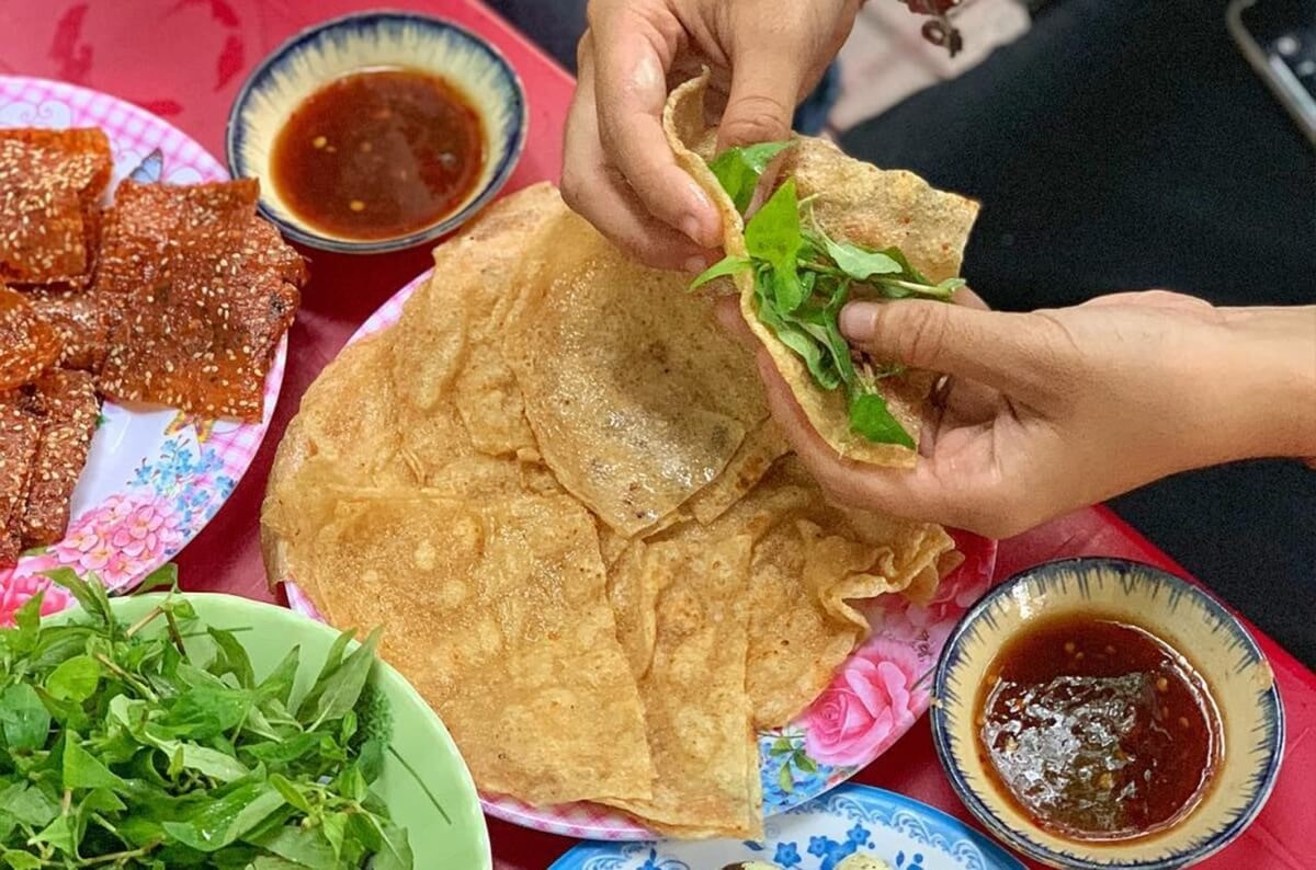 Đa dạng món ngon giá rẻ, chuẩn gu học sinh sinh viên ở quán cô Bé