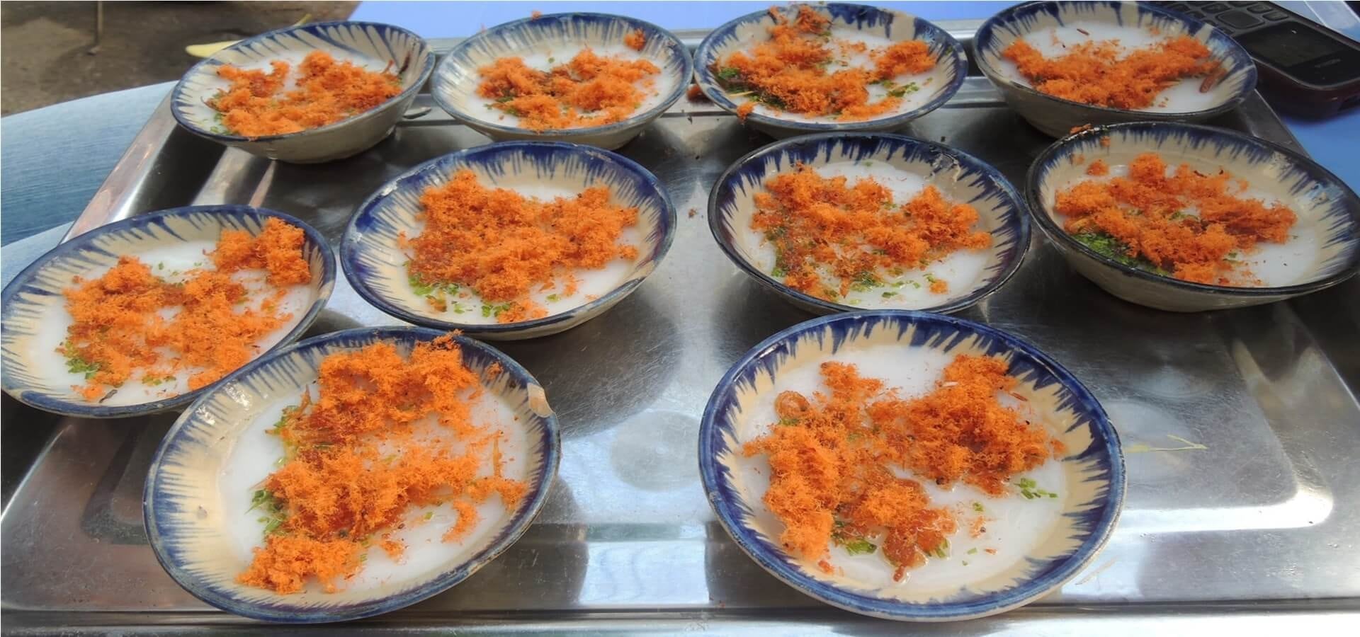 Bánh bèo Bà Xê nhỏ xinh, nhân tôm thịt thơm ngon
