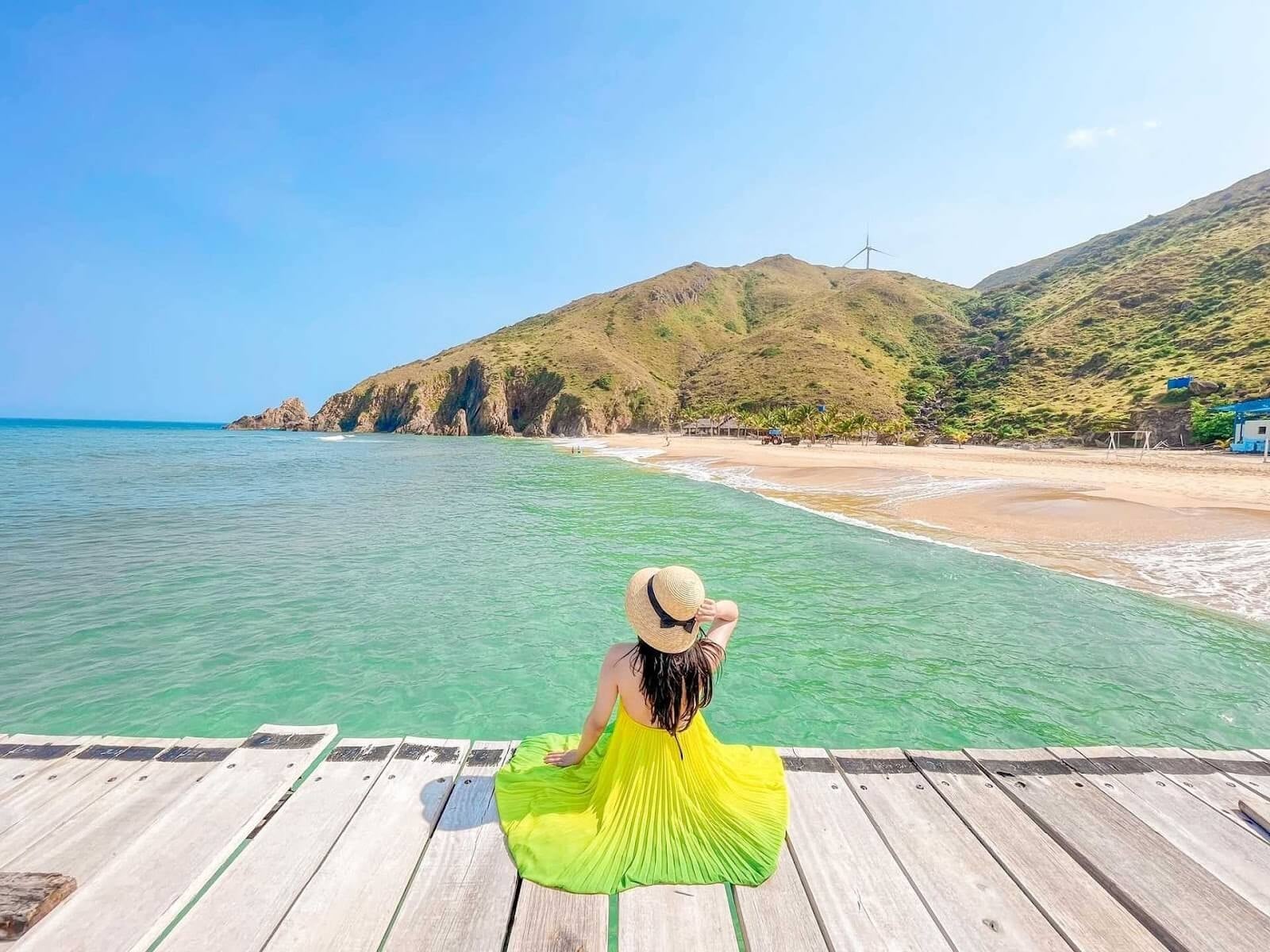 Góc sống ảo siêu xinh trên bãi biển