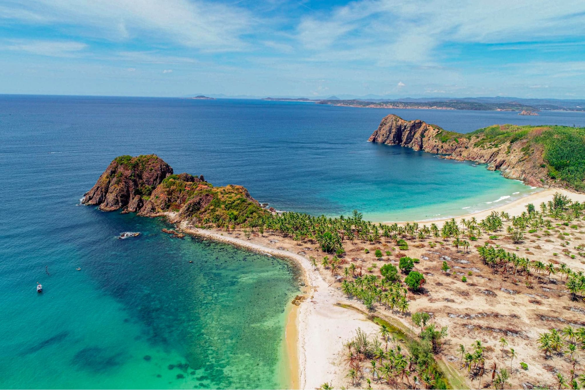 Vẻ đẹp hoang sơ của bãi tắm