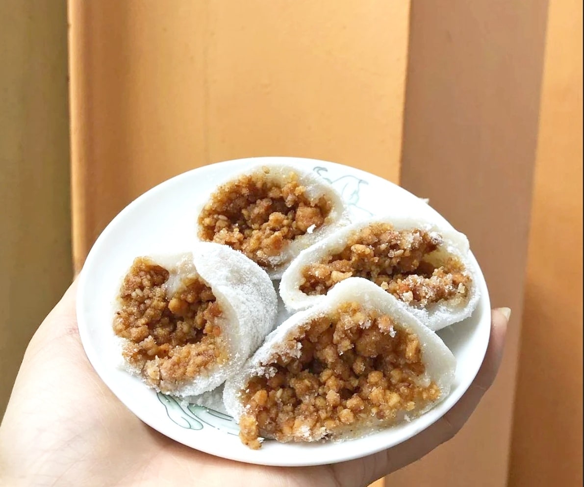 Bánh xoài dẻo thơm, ngọt bùi, chỉ 5.000 đồng mỗi chiếc.