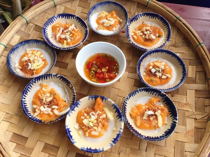 Bánh bèo nóng hổi, ai ăn cũng mê