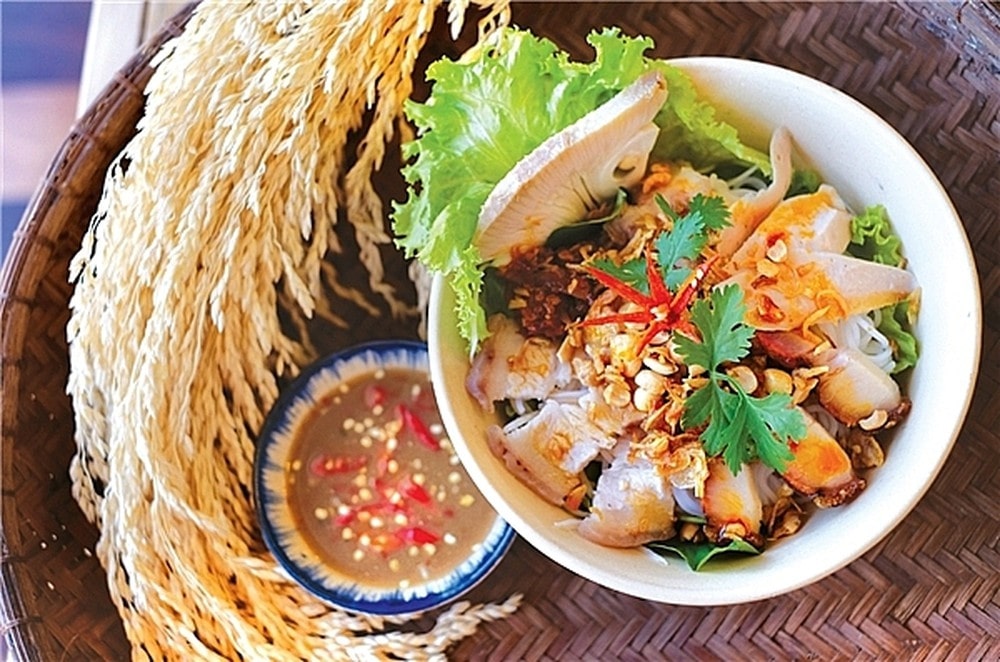 Tô bún mắm nêm thơm ngon, hấp dẫn chuẩn vị Hội An