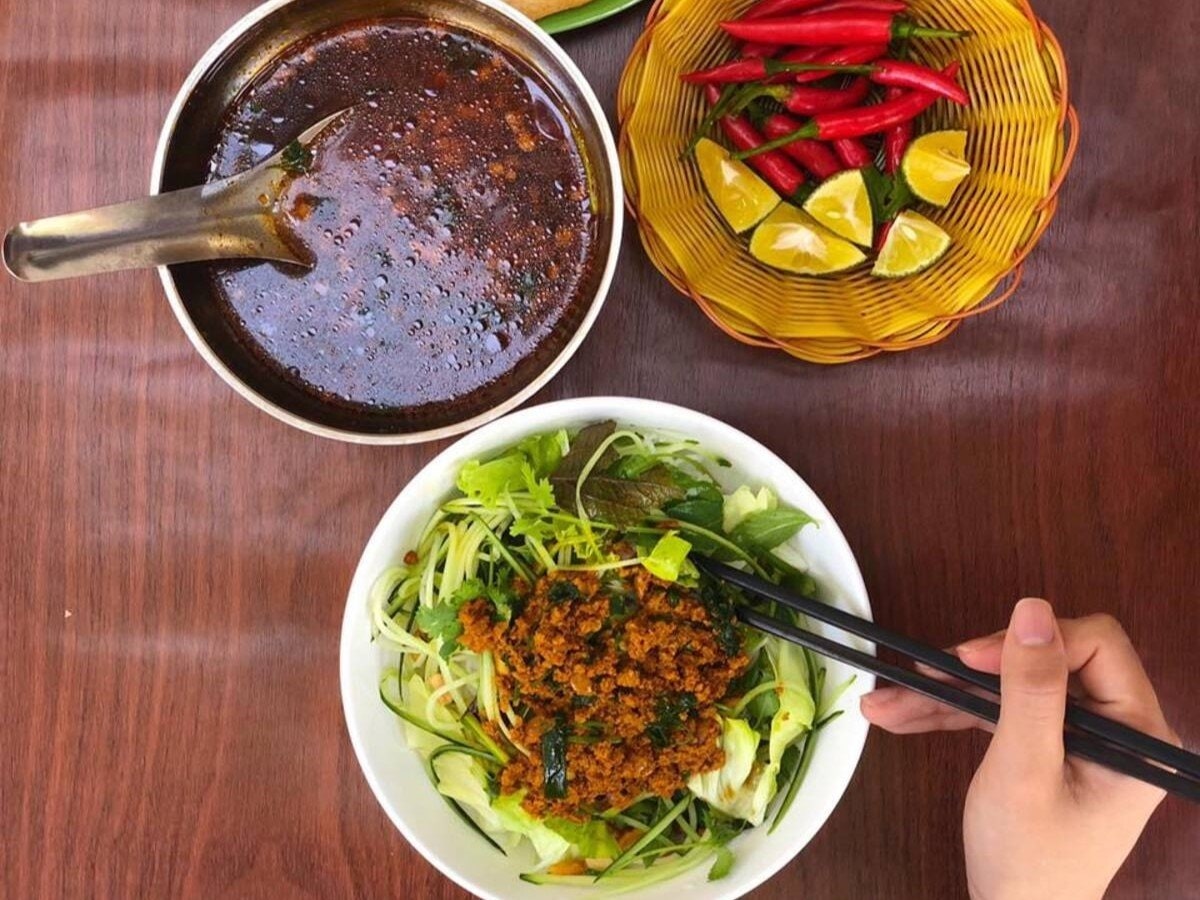Nước rạm gia truyền, vị đậm đà, béo ngọt khó quên ở quán Nàng Bông