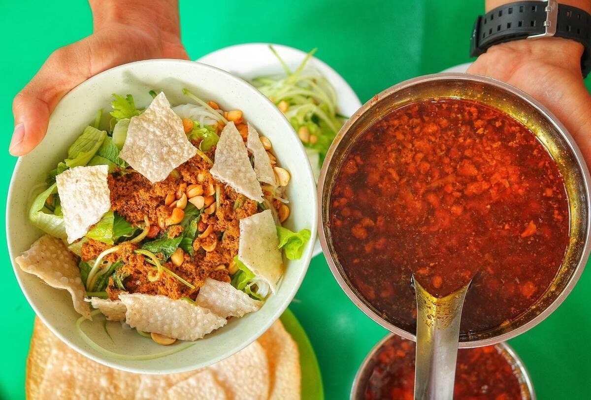 Giá cả phải chăng, nước rạm béo ngậy, hương vị khó quên