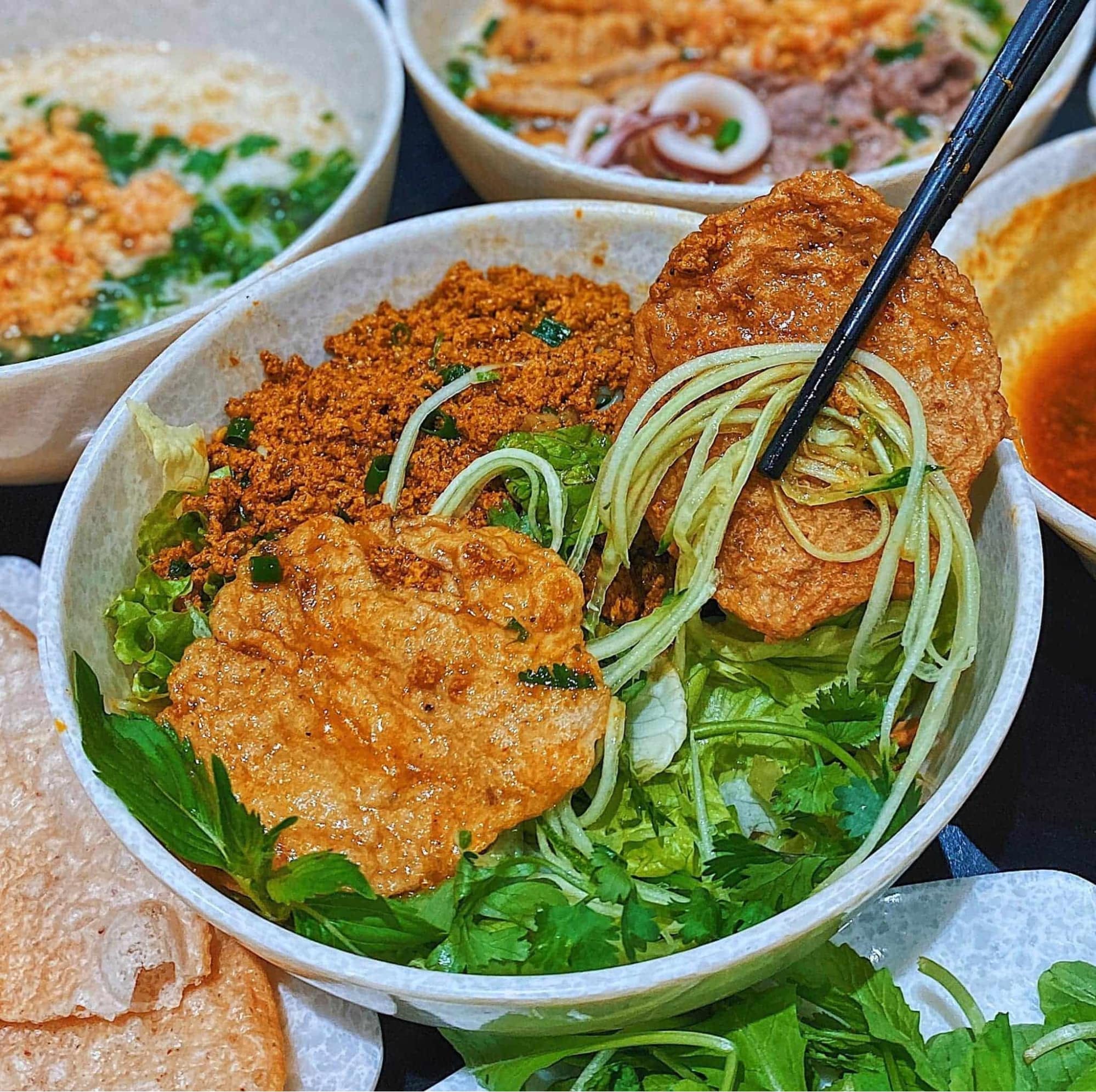 Nước dùng thanh ngọt, béo nhẹ, giữ trọn nét mộc mạc
