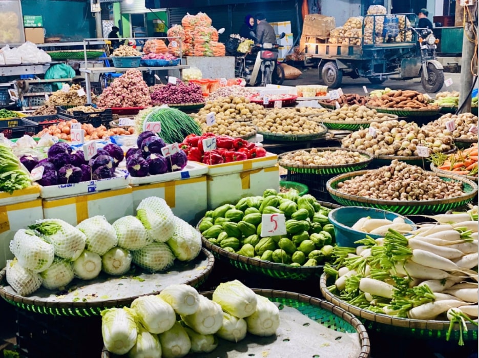 Thực phẩm sạch được người dân bày bán trong chợ