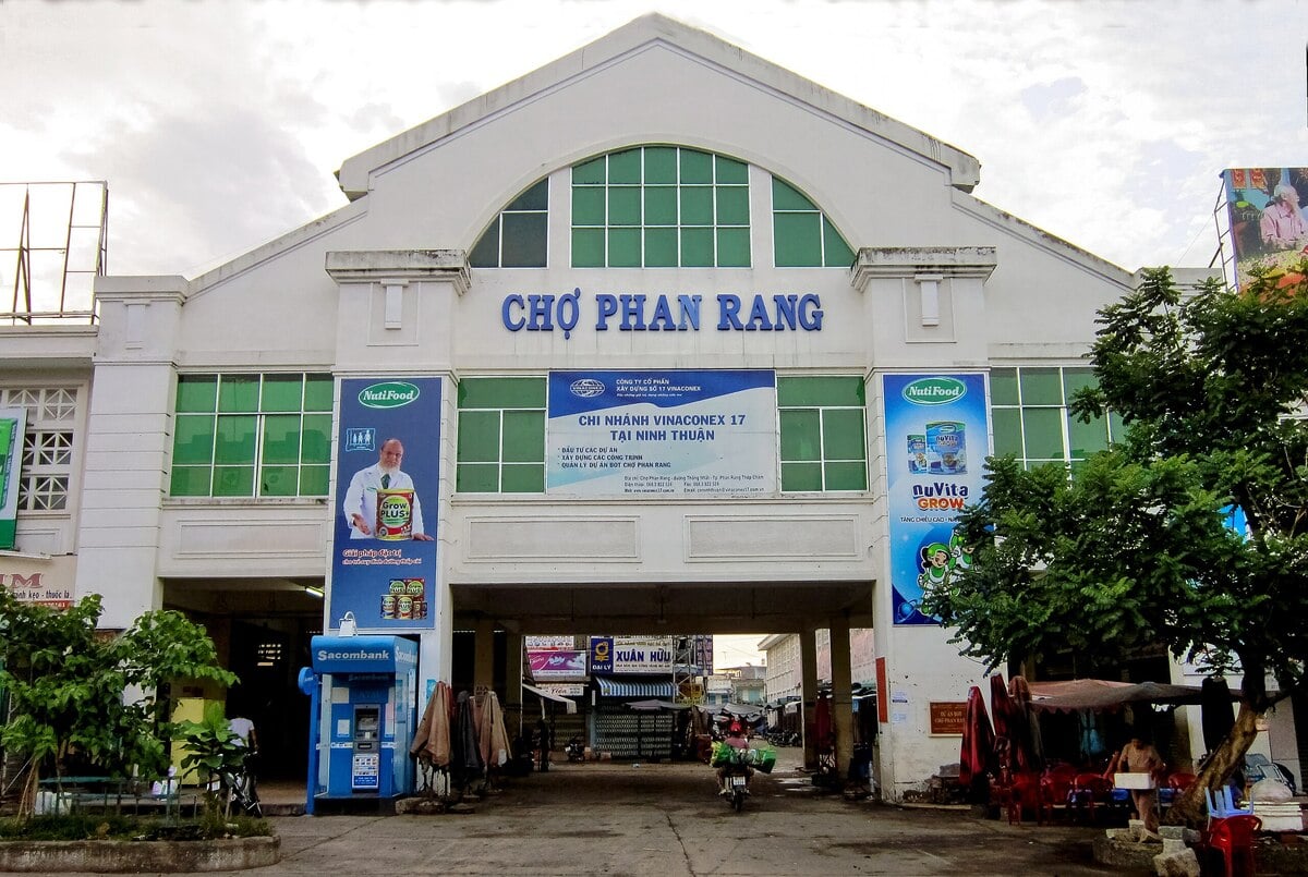 Chợ Phan Rang giữa trung tâm Phan Rang – Tháp Chàm