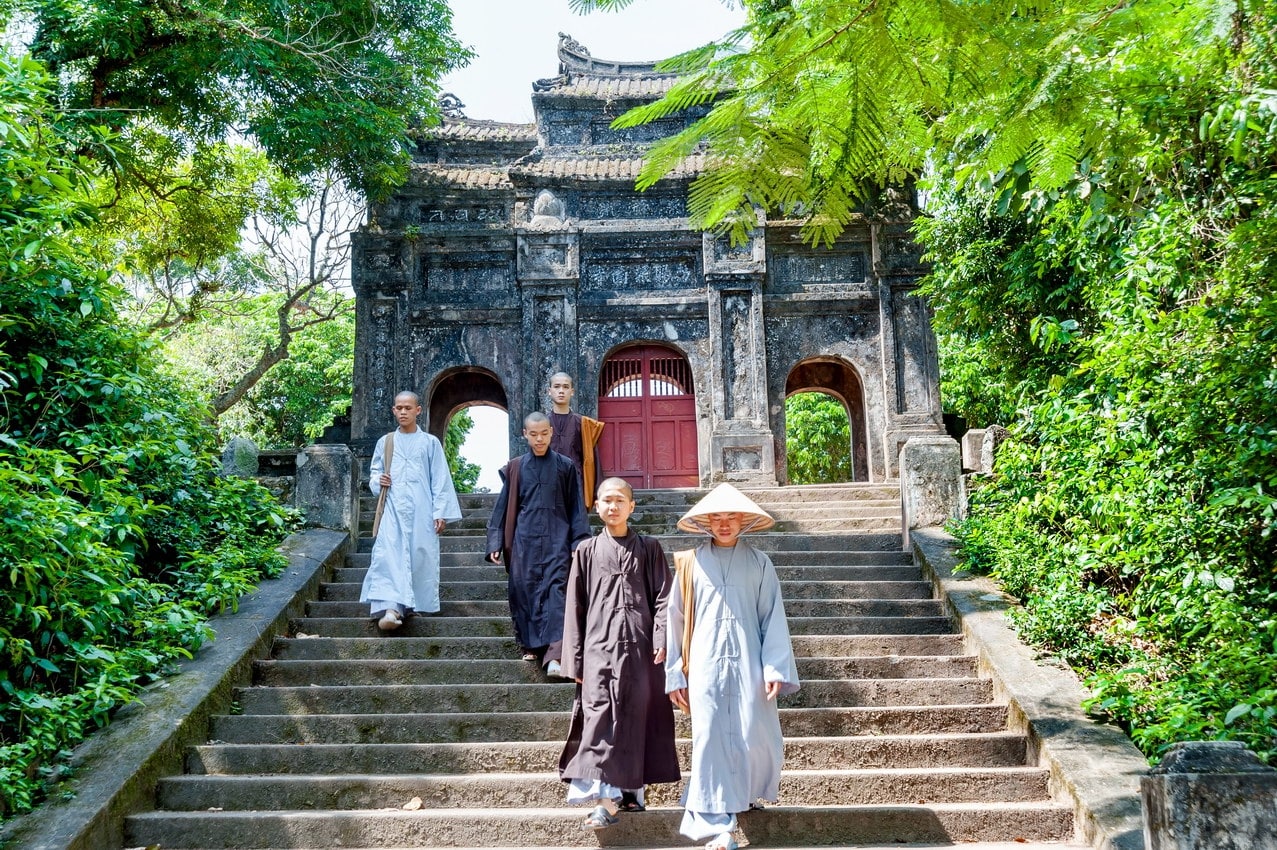 Chùa Báo Quốc được xây dựng từ 1670, dưới thời chúa Nguyễn Phúc Tần