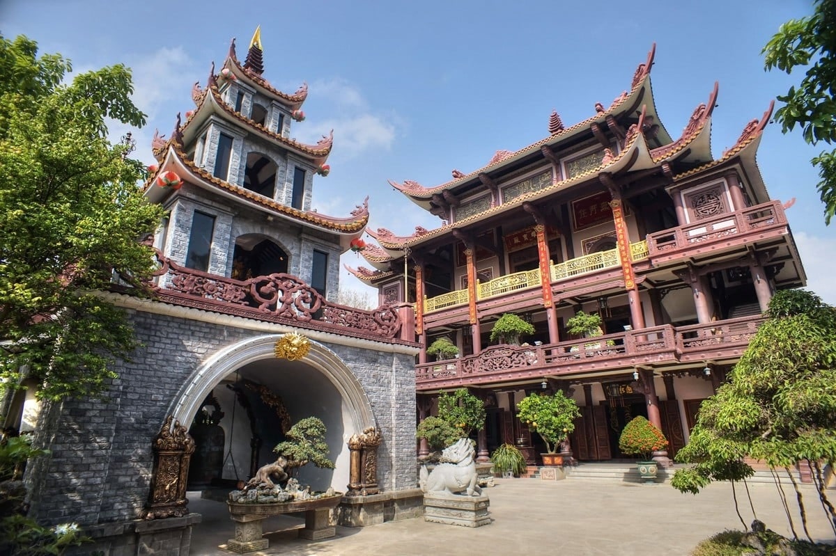 Ngôi cổ tự 300 tuổi vẫn giữ được vẻ trang nghiêm
