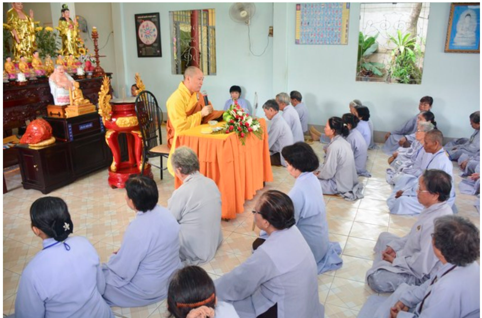 Tham gia các buổi tu tập tại chùa