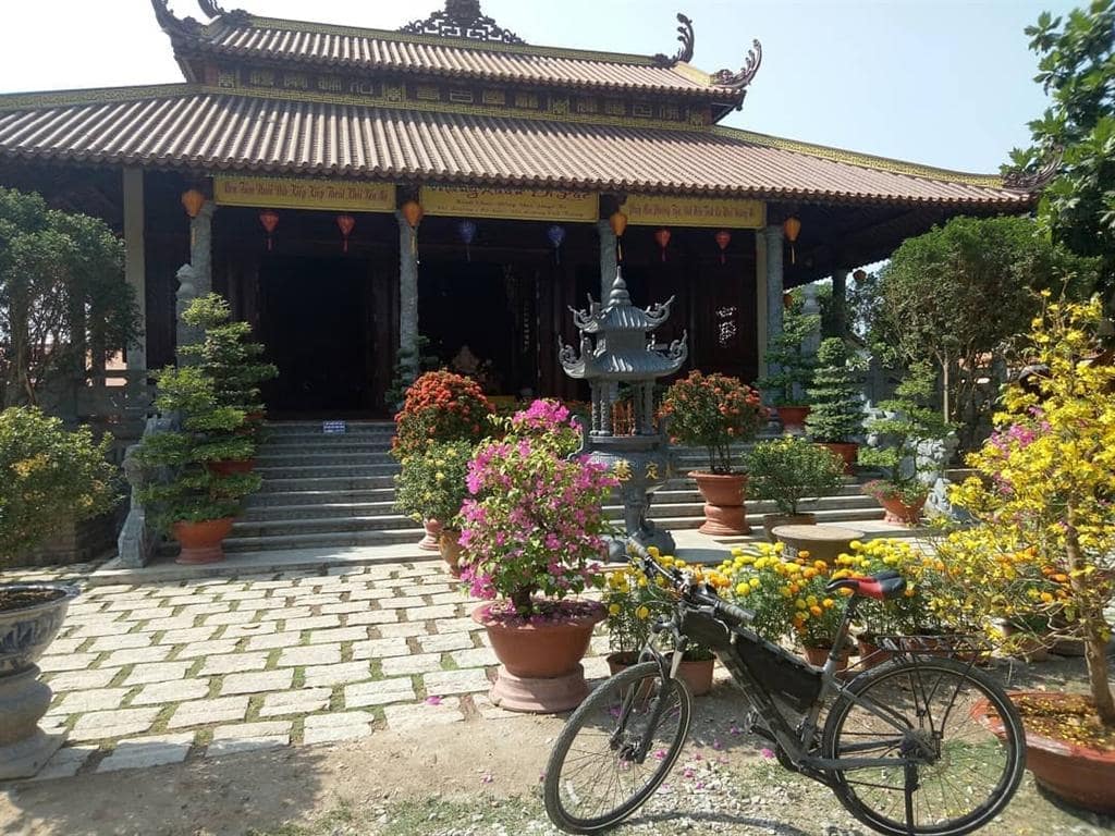 Gian nhà thờ trong chùa Long Khánh 