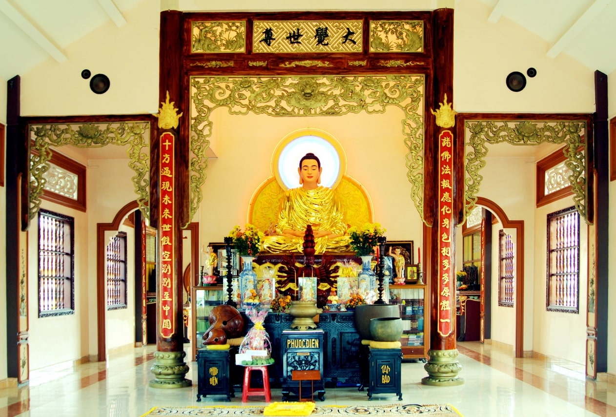Tượng đức Phật trong Phước Điện