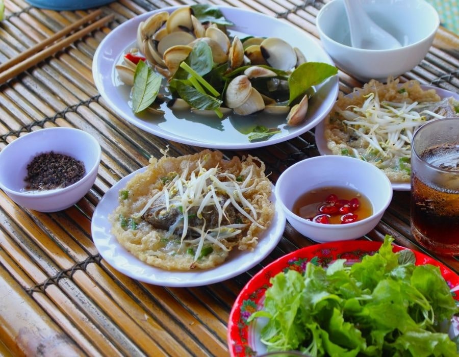 Những món ăn hết sức bình dị ở Đầm Chuồn Hội Quán