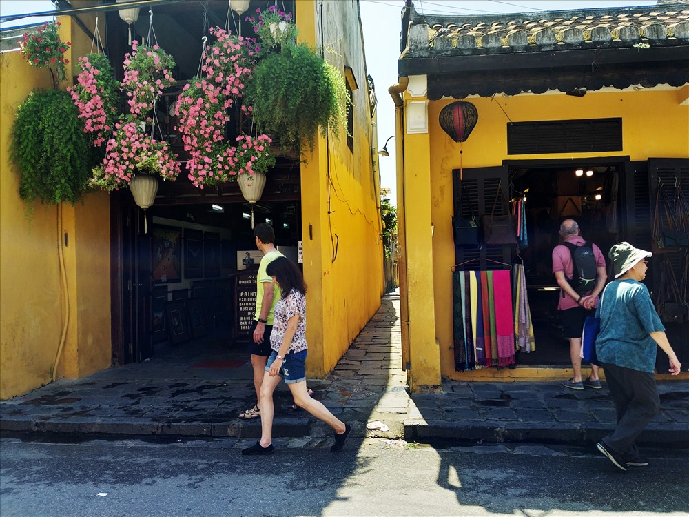 Lối vào hẻm vàng nổi tiếng tại số 94 Nguyễn Thái Học