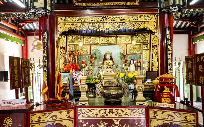 Không gian huyền bí tôn vinh Thiên Hậu và các vị thần