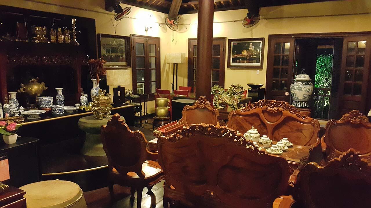 Lầu Tứ Phương Vô Sự kết hợp Á Đông và phương Tây