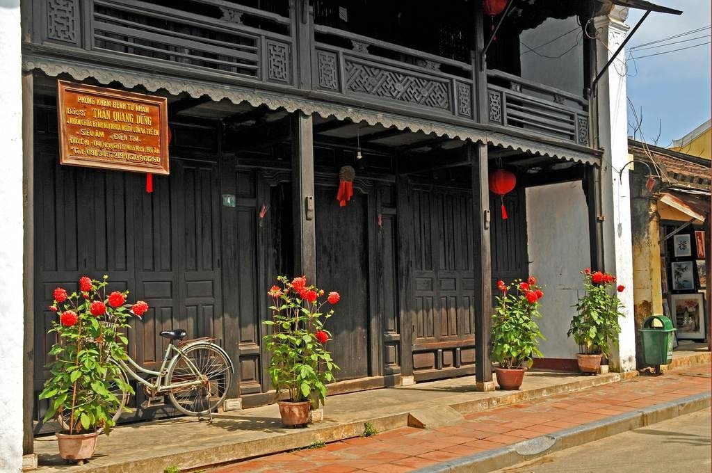 Ngôi nhà cổ hơn 200 năm tuổi, lưu giữ nét kiến trúc Á Đông.