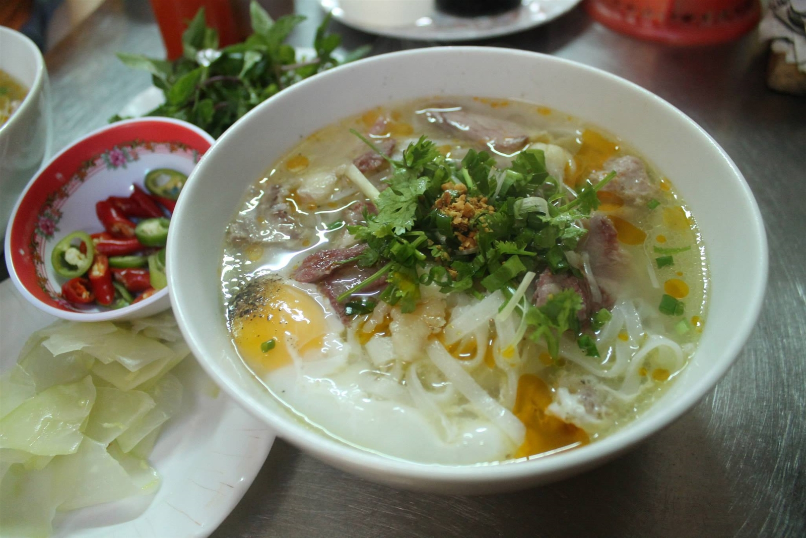 Tô phở Liến nóng hổi, hấp dẫn với sợi bún tươi ngon